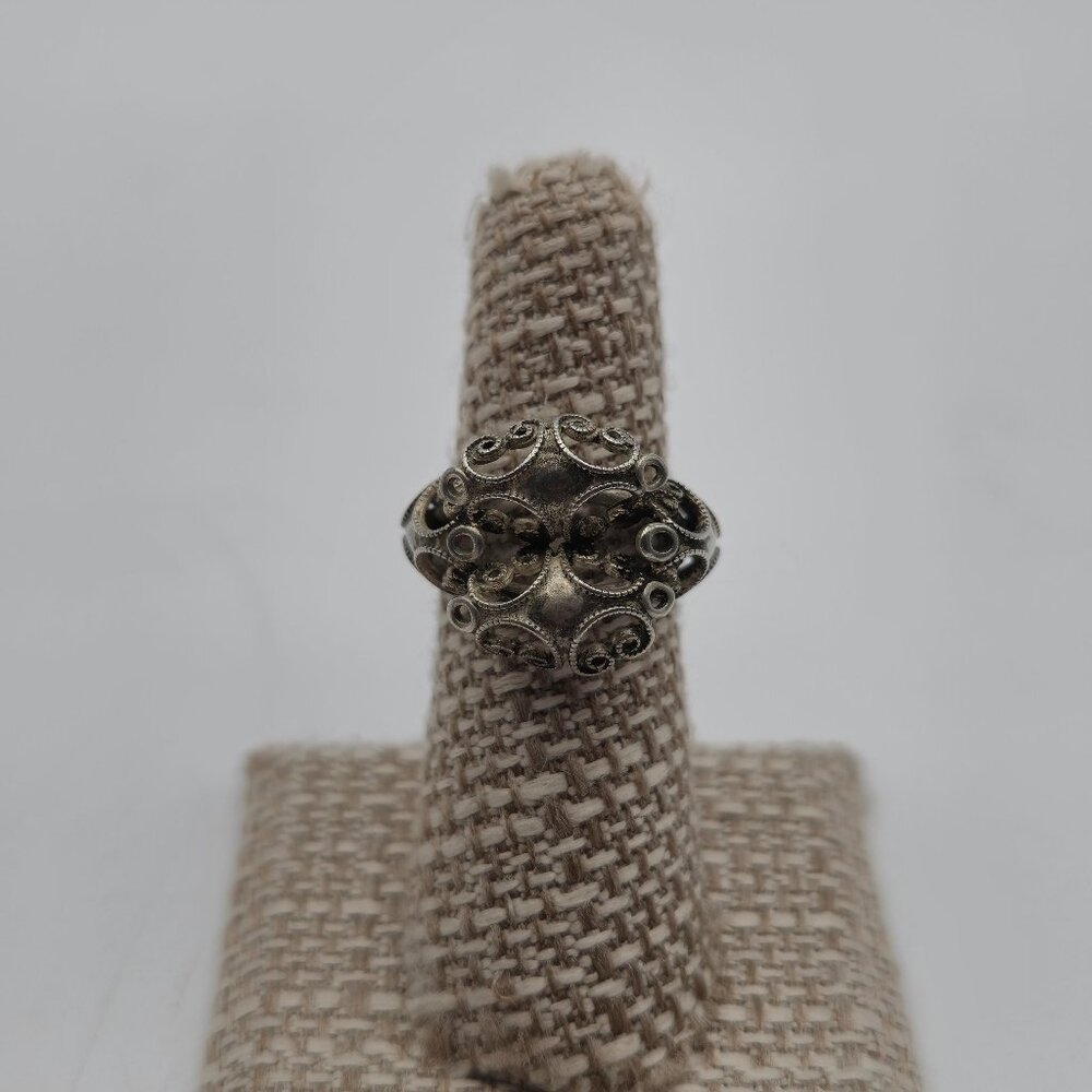 Size 5.5 Sterling Silver Unique Design Tarnished Band Ring A3795
